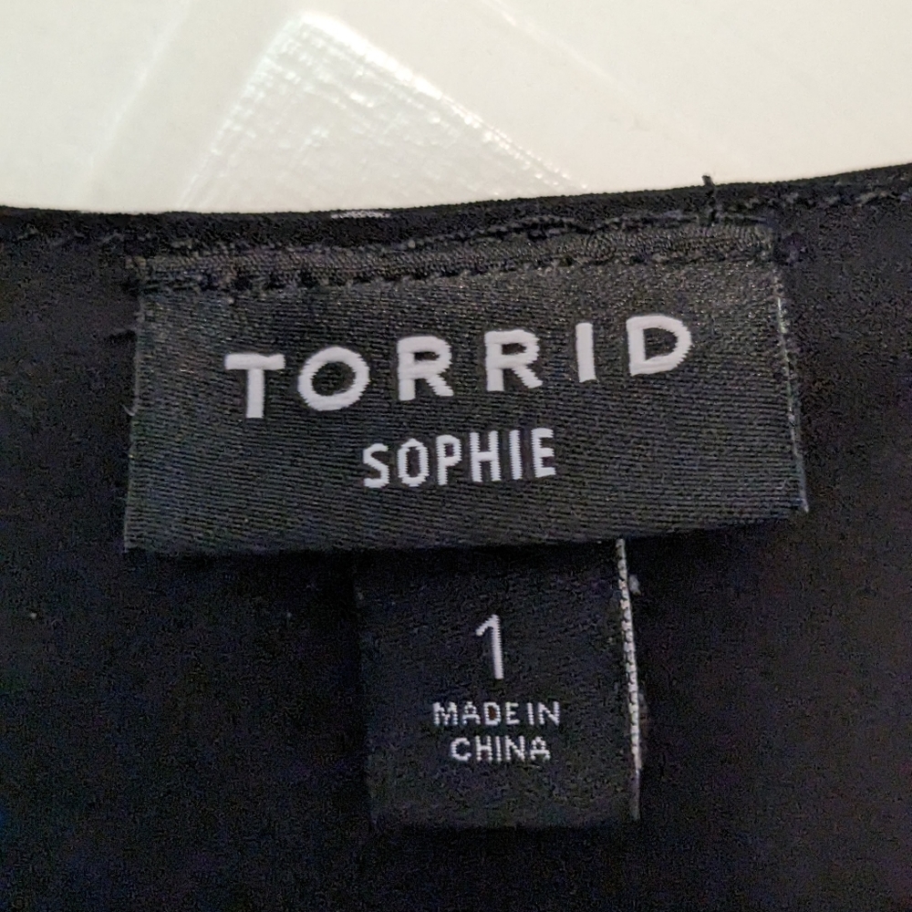 Torrid Tank - Picture 4 of 4